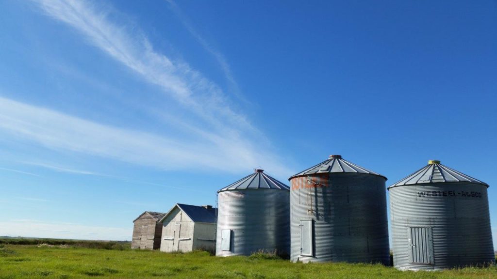 WHY DRINKING ALBERTA CRAFT BEER HELPS OUR ECONOMY